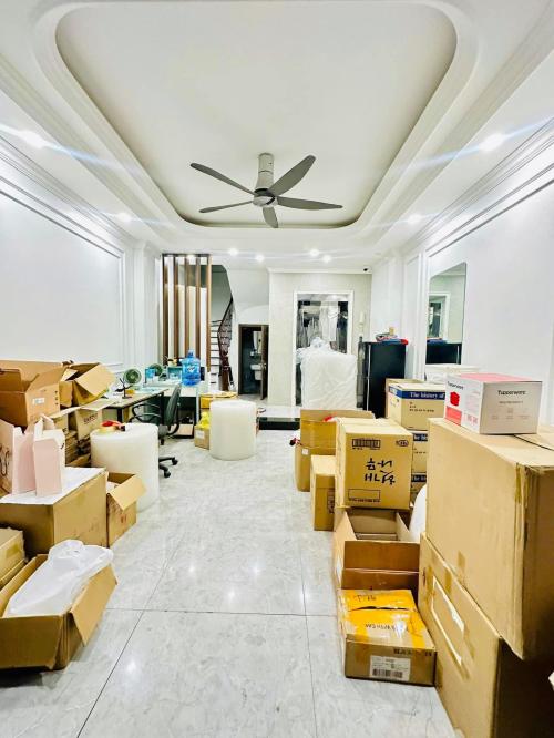 Nhà phố Yên Sở Hoàng Mai, lô góc 60m2 5 tầng, giá tốt bán gấp.